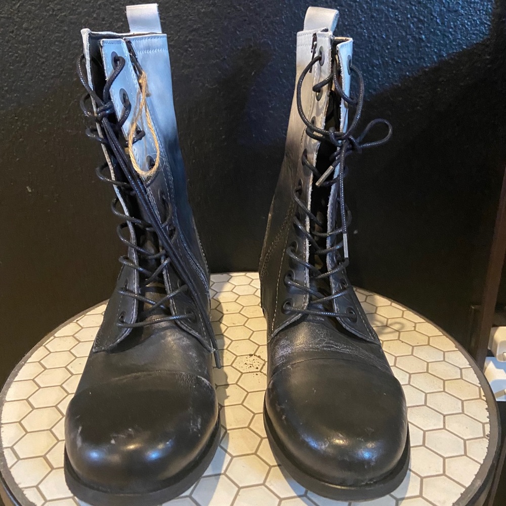 NEW Diesel distressed combat boots